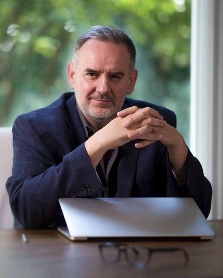 Jeremy D Holden Headshot_preview